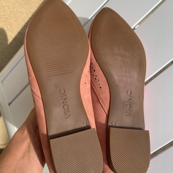 Vionic suede perforated dusty rose shoes size 6 - Picture 15 of 15